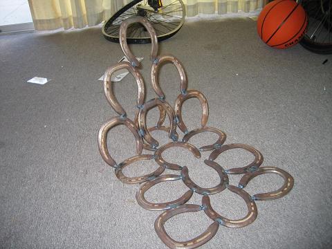 horse shoe seat (1).jpg